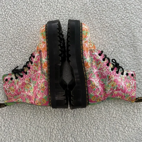 Dr. Martens Jadon Daze Boots. US Women’s Sz 9.  Excellent Condition. No Box. - Picture 10 of 16
